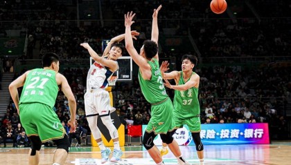 九游娱乐-30分大败！辽篮两点不如广东，亨特首秀没亮点，杨鸣赛后发火
