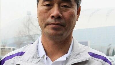 他曾跟随国足参加日韩世界杯，点球三连扑的天津籍门将王建英